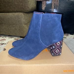 3/$15 Band of Gypsies Wild Heart Embroidered Heel Booties Blue Tribal Pattern